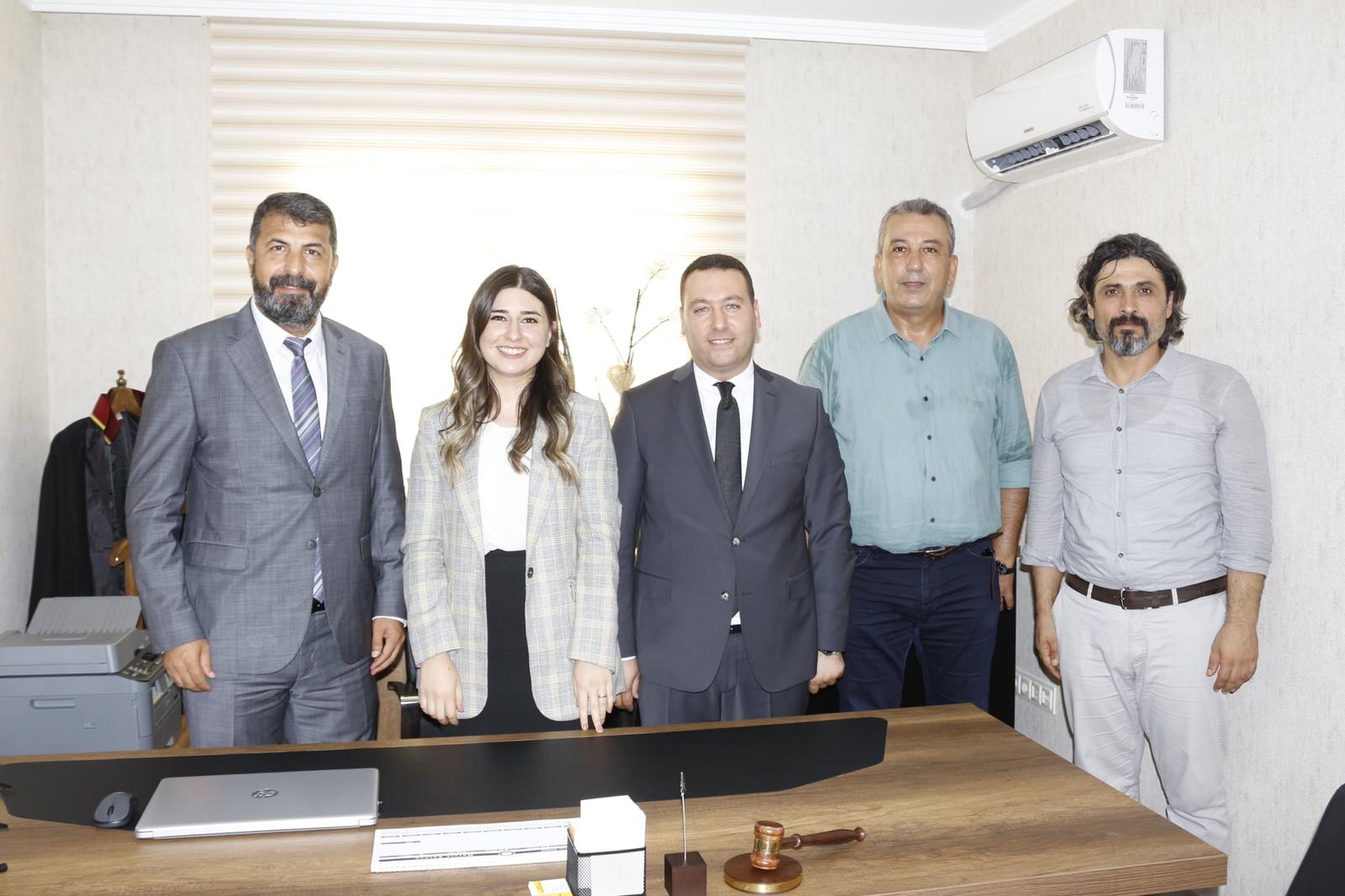 Avukatlık stajını ofisimizde tamamlayan Av.Zeynep Erten Sarı’nın ofis açılışına katılım sağladık. Değerli meslektaşımıza yeni ofisinde ve mesleki yaşantısında başarılar diliyoruz.